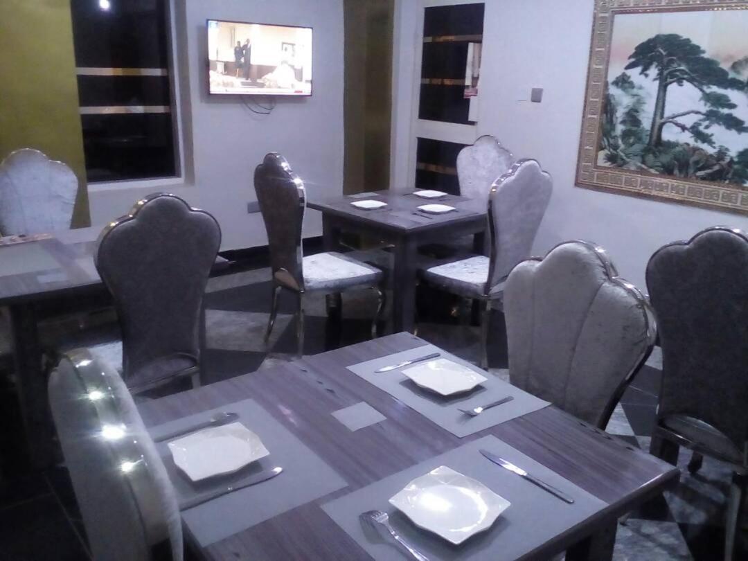 E-Suite Hotel Абуджа Екстер'єр фото