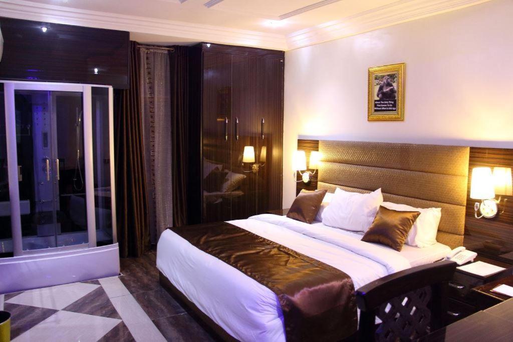 E-Suite Hotel Абуджа Екстер'єр фото